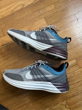 Nike Lunar Roam SE sneakers - men's size 11